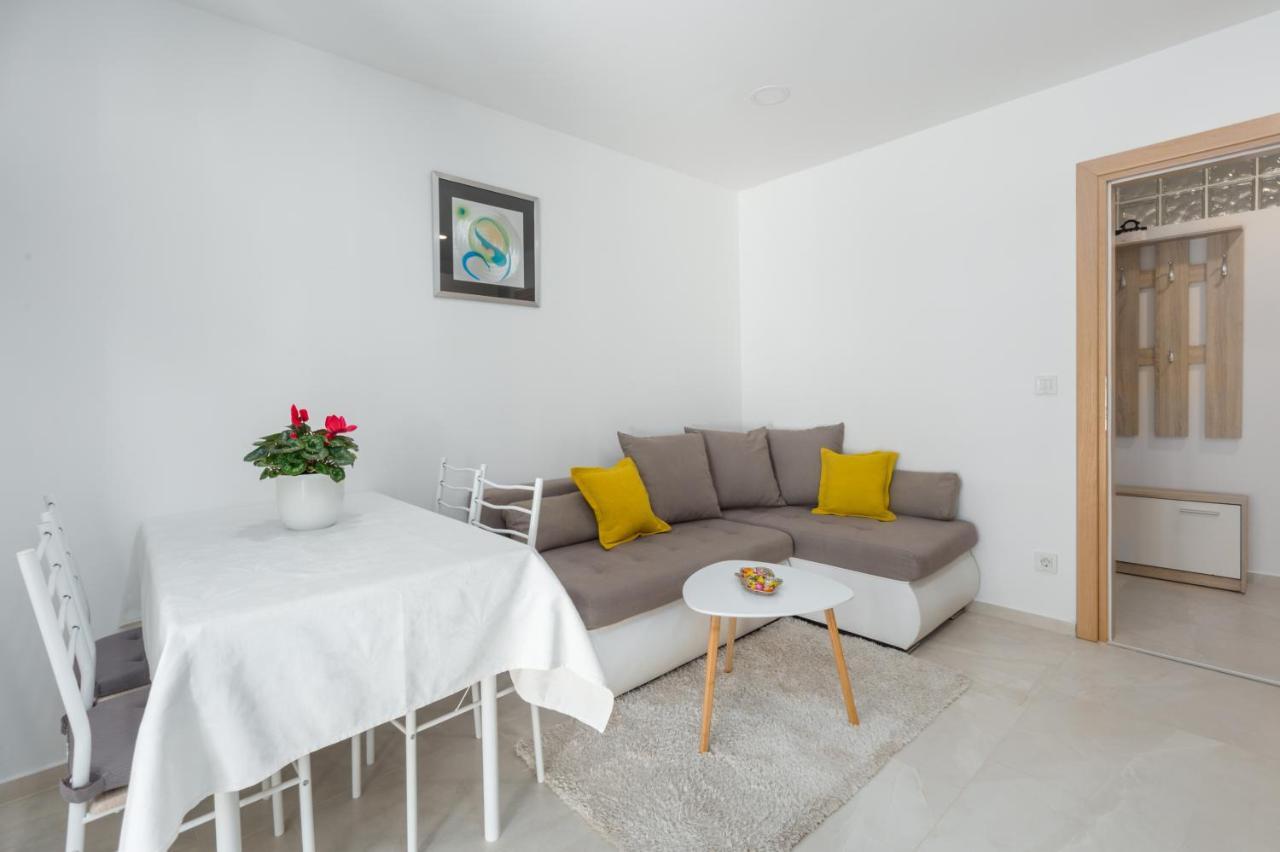 Alex Deluxe Apartments On Beach Poreč Eksteriør bilde