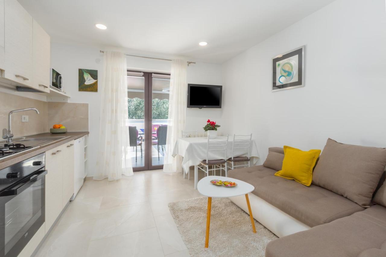 Alex Deluxe Apartments On Beach Poreč Eksteriør bilde