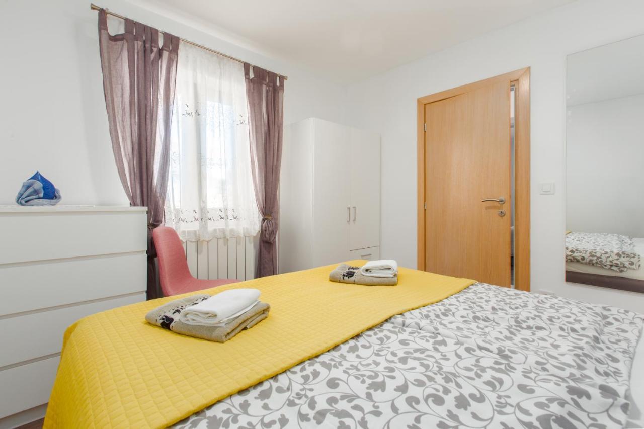 Alex Deluxe Apartments On Beach Poreč Eksteriør bilde